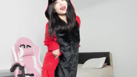 Snapshot of mia_soyun chatting on November 2025 05:13:01 PM Your Soyun online show from November 2025 05:13:01 PM