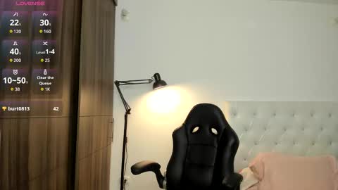 Mia online show from February 2026 12:15:01 PM