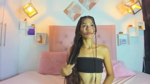 Mia Suarez online show from October 2025 11:39:02 PM