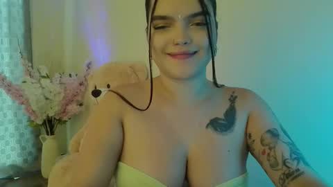 mia_thopsom online show from February 2026 01:09:02 PM