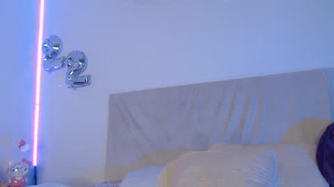 Mia Tylor online show from April 2026 09:46:01 PM