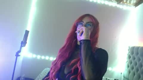 MIA VANTT online show from March 2026 10:50:01 PM