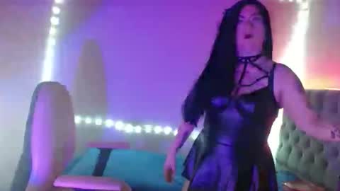 MIA VANTT online show from March 2026 12:53:01 PM