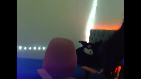 MIA VANTT online show from March 2026 11:10:02 PM