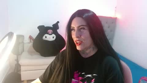 MIA VANTT online show from March 2026 10:58:01 PM