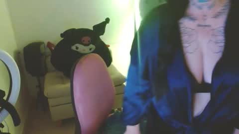 MIA VANTT online show from March 2026 01:34:01 PM