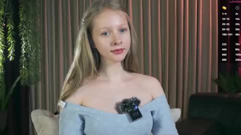 Snapshot of mia_vebes chatting on November 2025 10:10:01 PM Mia online show from November 2025 10:10:01 PM