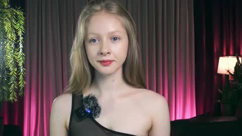Snapshot of mia_vebes chatting on December 2025 03:51:02 PM Mia online show from December 2025 03:51:02 PM