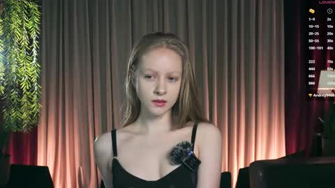 Snapshot of mia_vebes chatting on December 2025 07:04:02 AM Mia online show from December 2025 07:04:02 AM