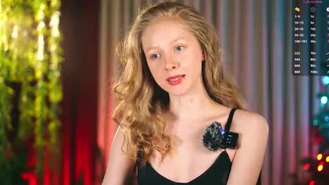 Snapshot of mia_vebes chatting on January 2026 06:54:01 PM Mia online show from January 2026 06:54:01 PM