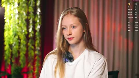 Snapshot of mia_vebes chatting on January 2026 03:05:02 PM Mia online show from January 2026 03:05:02 PM