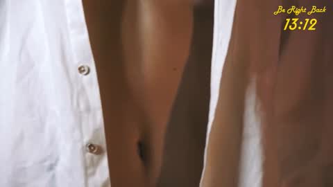 Snapshot of mia_vebes chatting on February 2026 09:52:02 AM Mia online show from February 2026 09:52:02 AM