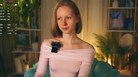 Snapshot of mia_vebes chatting on July 2026 05:06:01 PM Mia online show from July 2026 05:06:01 PM