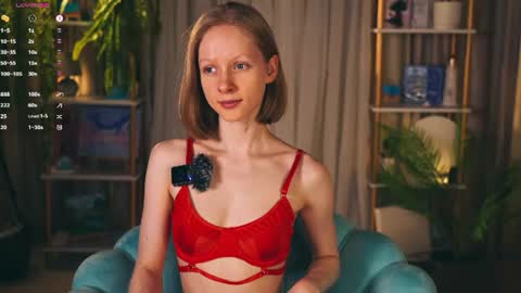 Snapshot of mia_vebes chatting on July 2026 06:23:01 PM Mia online show from July 2026 06:23:01 PM