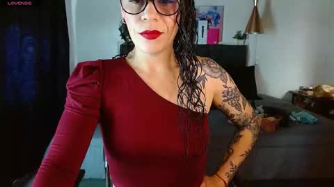 Snapshot of mia_velvet1 chatting on October 2025 02:37:02 PM MIA online show from October 2025 02:37:02 PM