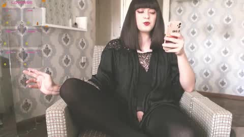 mia_wallase online show from November 2025 11:52:02 AM