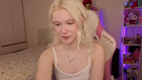 Snapshot of mia_waterlily chatting on March 2026 03:22:02 AM Mia online show from March 2026 03:22:02 AM