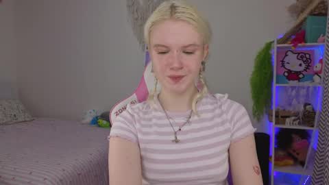 Mia online show from April 2026 03:37:02 AM