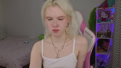 Mia online show from April 2026 03:26:01 AM