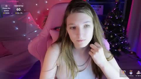 Mia online show from December 2025 10:20:02 AM