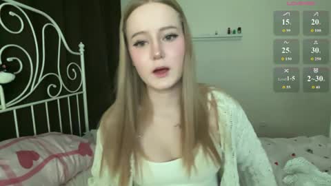 mia_wellis online show from April 2026 06:21:01 PM