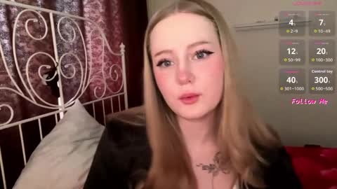 Snapshot of mia_wellis chatting on April 2026 01:15:01 PM mia_wellis online show from April 2026 01:15:01 PM
