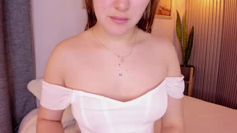 Snapshot of mia_white11 chatting on February 2025 12:37:01 PM Mia White online show from February 2025 12:37:01 PM