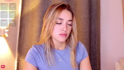 Mia White  online show from October 2025 12:47:02 PM