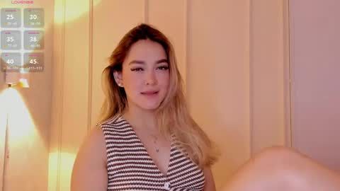 Mia White  online show from April 2026 01:42:02 PM