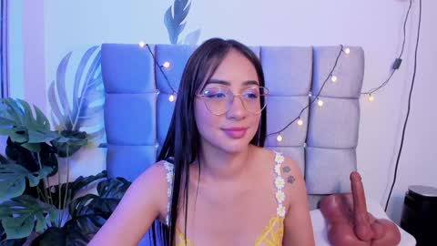 mia  nicolle online show from February 2025 05:10:01 AM