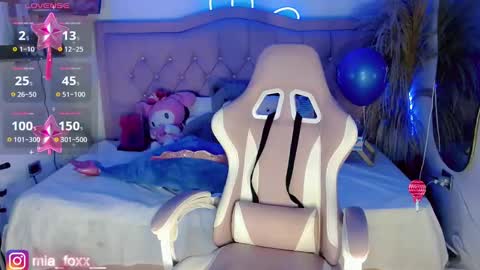 Snapshot of miaa_foxx_ chatting on October 2025 10:33:02 PM Mia online show from October 2025 10:33:02 PM