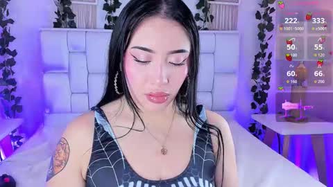 Mia online show from November 2025 11:42:01 AM