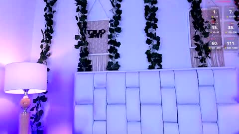 Mia online show from May 2026 11:29:01 AM