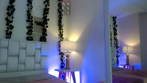 Mia online show from June 2026 11:19:02 AM
