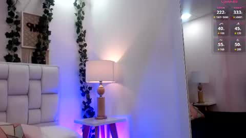 Mia online show from June 2026 11:23:02 AM