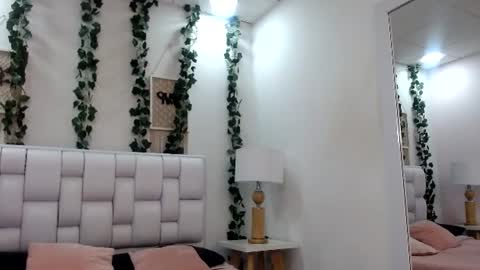 Mia online show from June 2026 11:15:01 AM