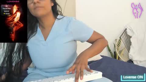 Mia  online show from October 2025 12:14:02 PM