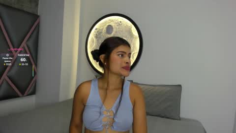 Mia online show from September 2025 11:45:01 AM