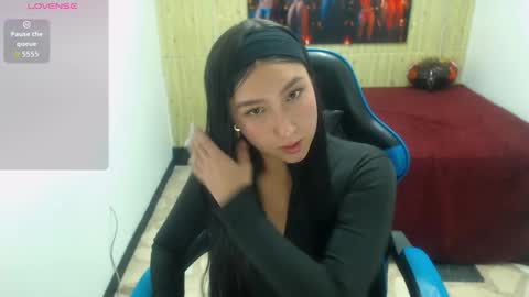       online show from November 2025 02:27:02 PM