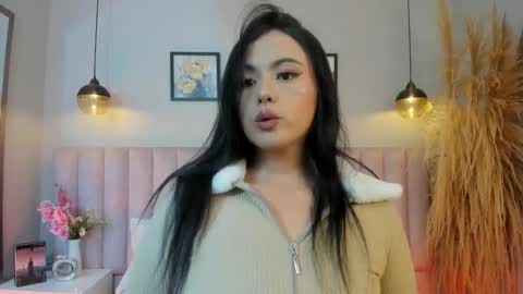 Mia online show from February 2026 12:30:02 PM