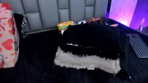 Mia online show from January 2025 03:07:01 PM