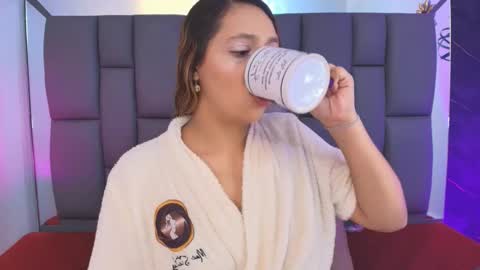 Mia online show from February 2026 12:11:01 PM