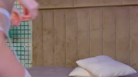 Mia online show from January 2026 03:16:01 PM