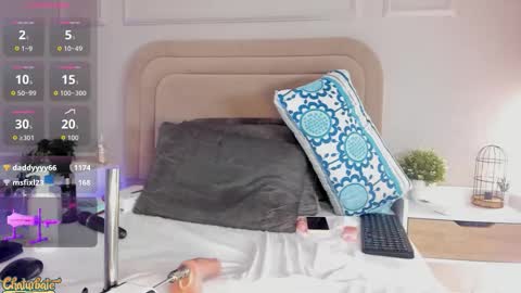 miaaffox online show from March 2026 02:04:02 AM