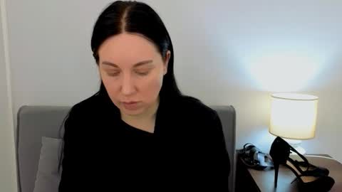 Snapshot of miaalluring chatting on March 2026 04:32:02 PM Mia online show from March 2026 04:32:02 PM