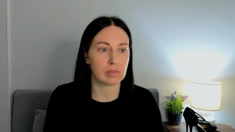 Snapshot of miaalluring chatting on March 2026 04:23:01 PM Mia online show from March 2026 04:23:01 PM