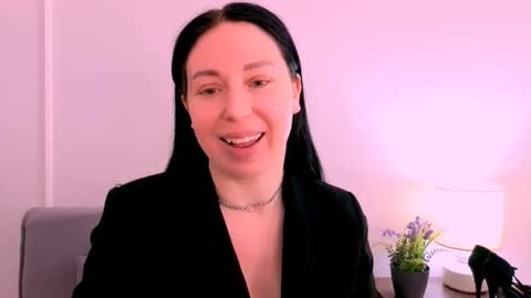 Snapshot of miaalluring chatting on April 2026 03:25:01 PM Mia online show from April 2026 03:25:01 PM
