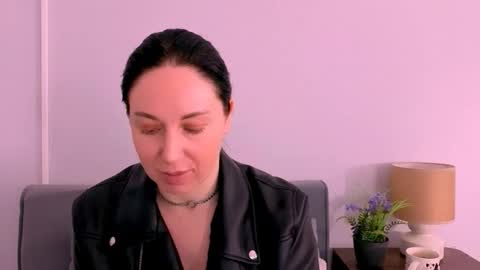 Snapshot of miaalluring chatting on April 2026 03:31:02 PM Mia online show from April 2026 03:31:02 PM