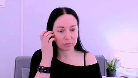 Snapshot of miaalluring chatting on May 2026 03:20:02 PM Mia online show from May 2026 03:20:02 PM