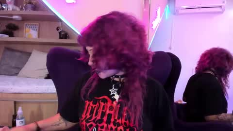 Snapshot of miaamane chatting on March 2025 03:51:02 PM Mia online show from March 2025 03:51:02 PM